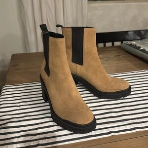 Marc Fisher Vanlisa Lug Sole Chelsea Heeled Combat Suede Brown Boots - Size 9